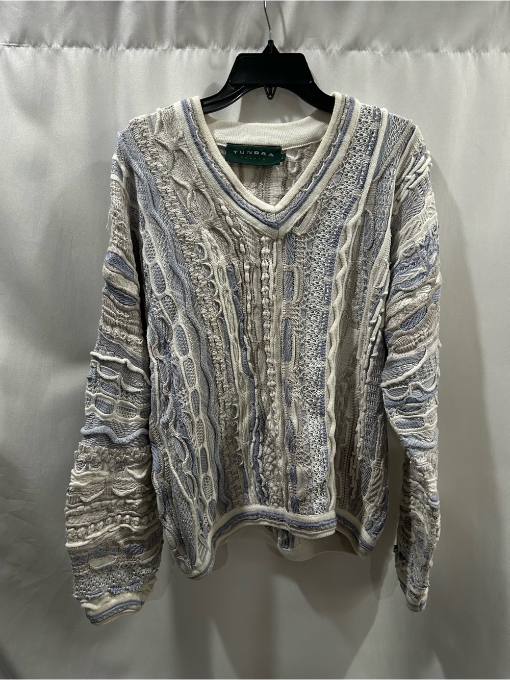 Tundra Cream and Light Blue V-Neck Textured Cable Knit Sweater EUC